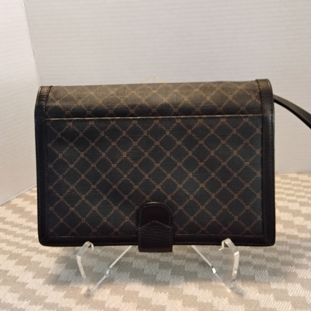 BALLY Rare Vintage Leather Clutch With Self Storing Wristlet - Picture 2 of 10